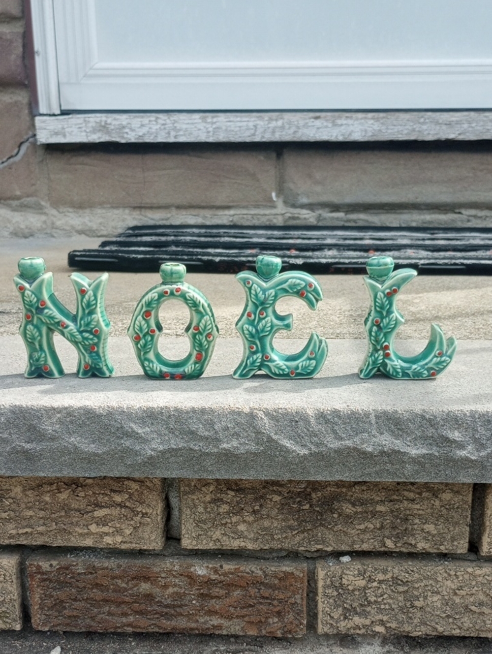 Vintage Ceramic Christmas Holiday Green Noel Letters w/ Red Holly Pattern